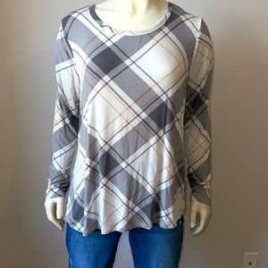 Maurices Womens XL gray & mustard plaid T-Shirt